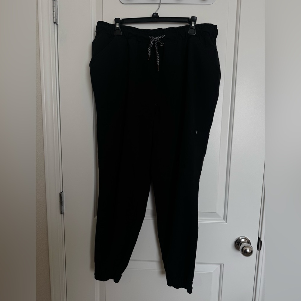 Jaanuu Women's Black Jogger Pants